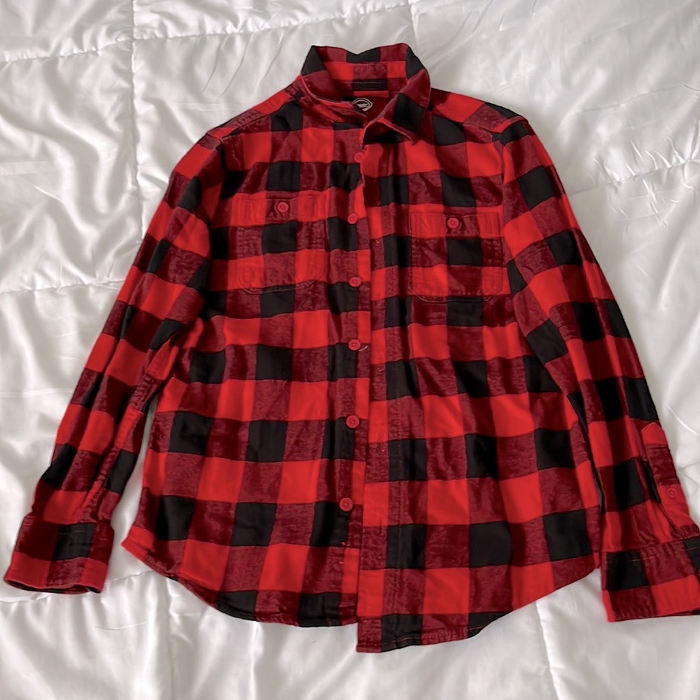 red and black plaid long sleeve shirt